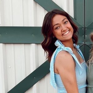 Meet your Posher, Alyssa